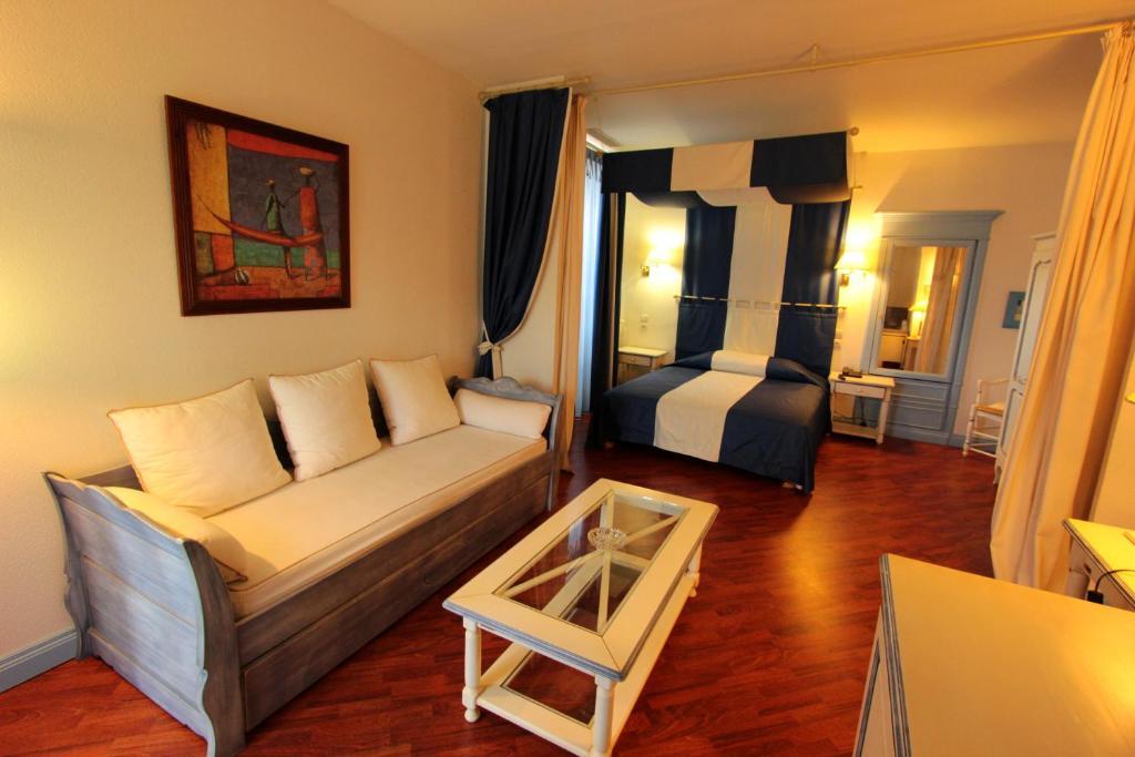Hotel Moderne Et Pigeon ลิโมว์ ภายนอก รูปภาพ